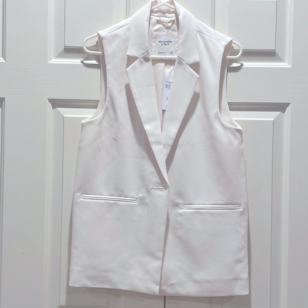 Abercrombie & Fitch, NWT White Vest - XXS